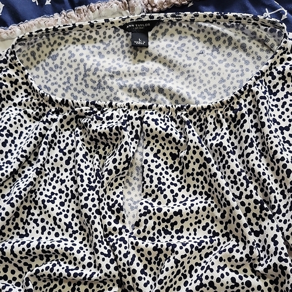 Ann Taylor Black and White 3/4 Sleeve Scoop Neck Top - Picture 5 of 6
